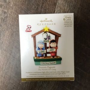 Hallmark Keepsake Ornament 2012 PEANUTS CHRISTMAS PAGEANT